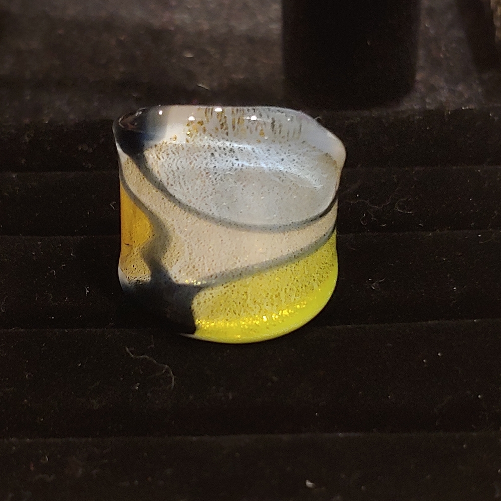 Glass Ring Sz 6.75